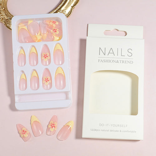 Floral Accent Press-On Nail Set Bowlift