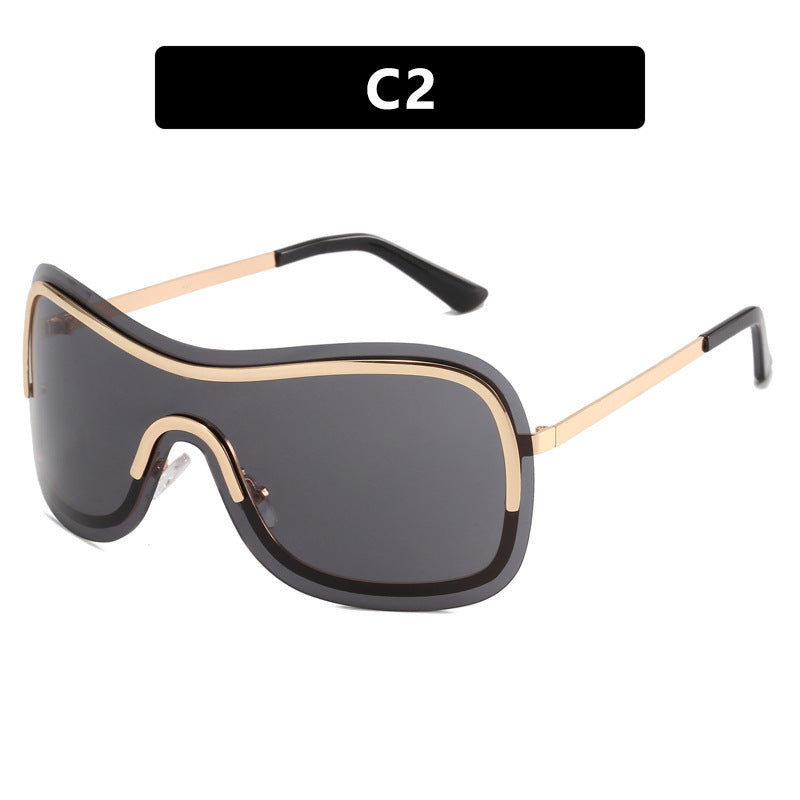 Women's sporty oversized sunglasses with elegant design Bowlift