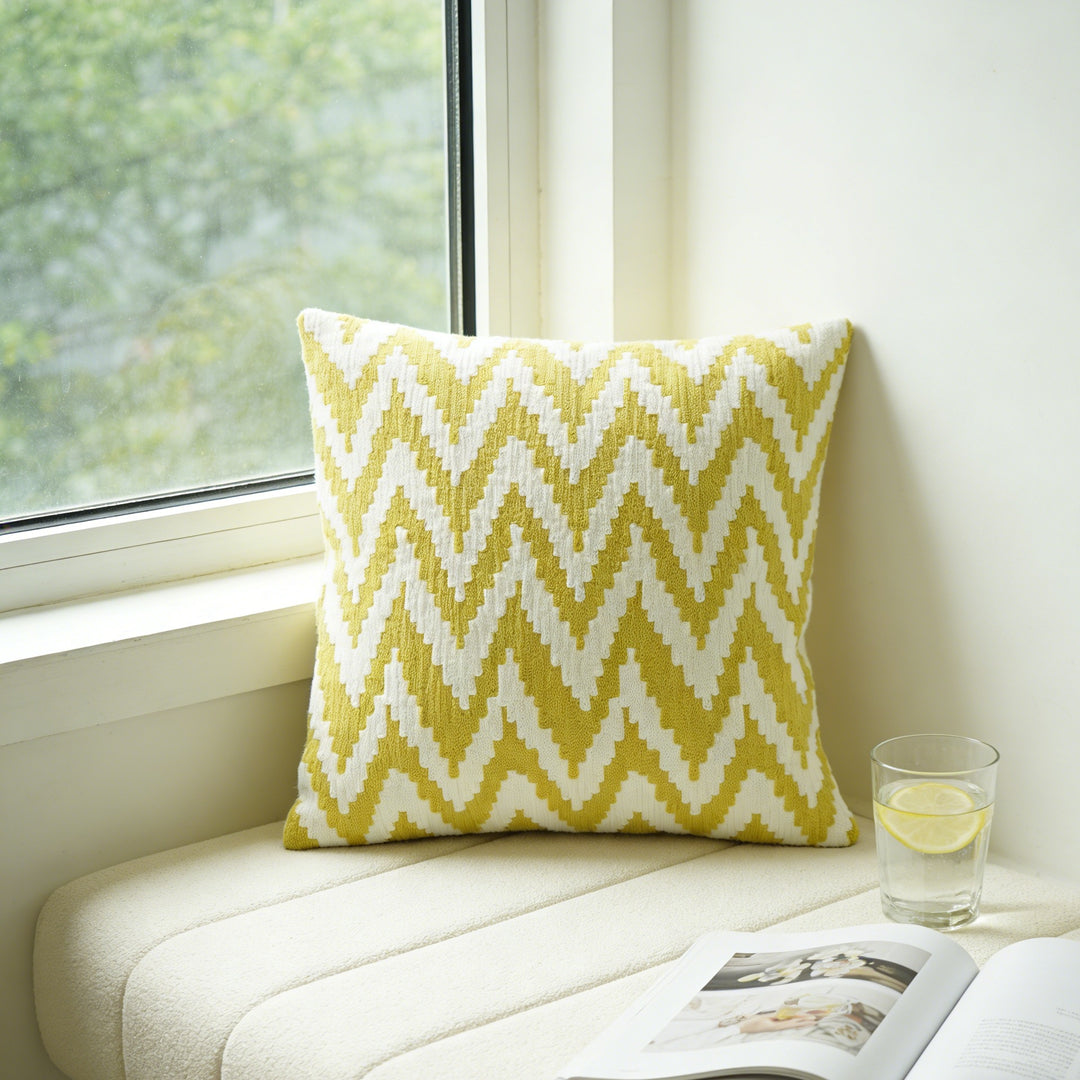 Chevron Pattern Decorative Cushion
