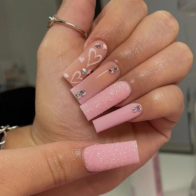 Nail art with heart and lip designs Bowlift