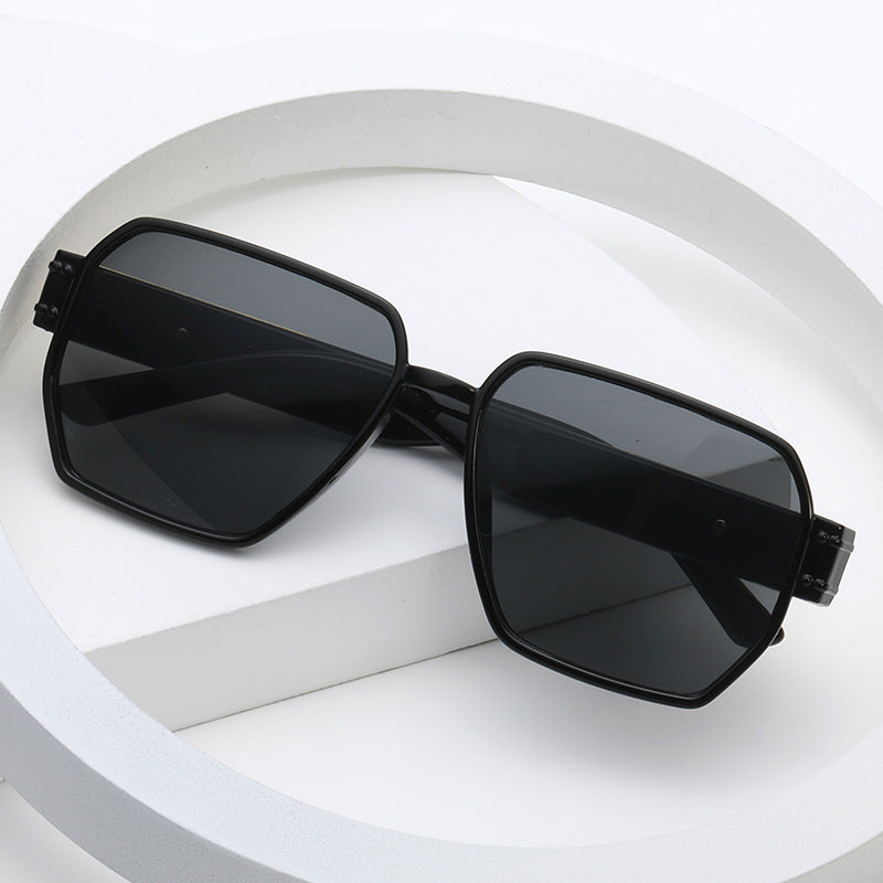 Women's modern oversized sunglasses with asymmetric frame Bowlift