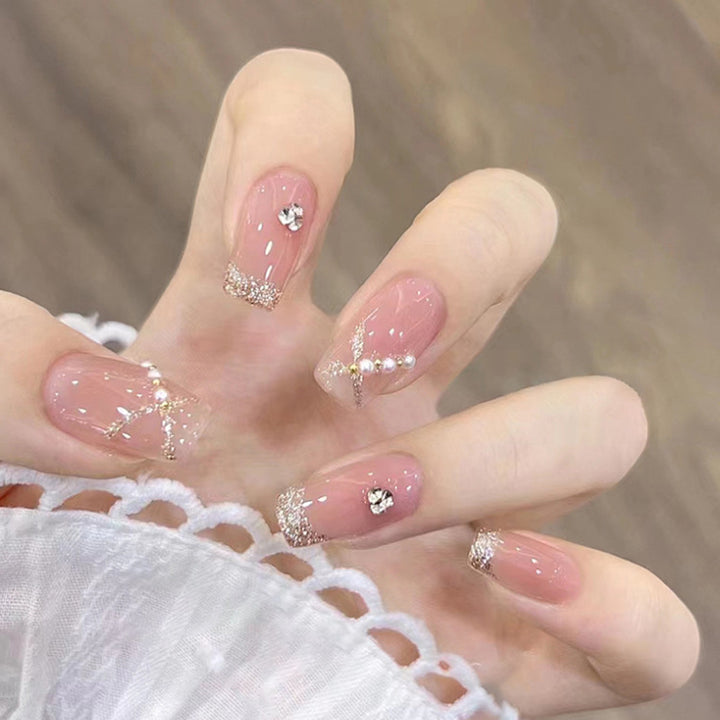 Artificial nails with heart design Bowlift