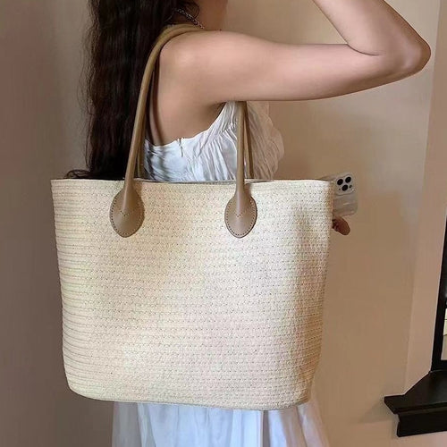 Spacious Tote Bag Made of Braided Natural Material Bowlift
