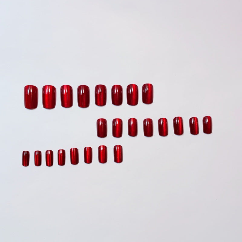 Shiny artificial nails with luxurious effect Bowlift