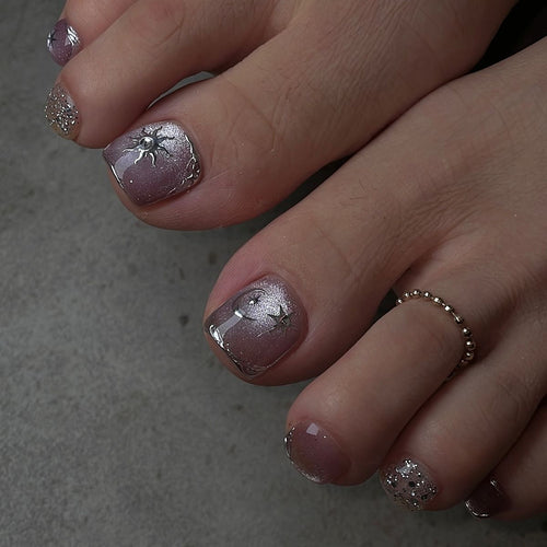 Nail art set with silver star and glitter accents Bowlift