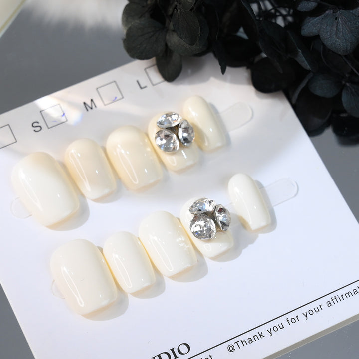 Decorative Rhinestone Press-On Nail Set Bowlift