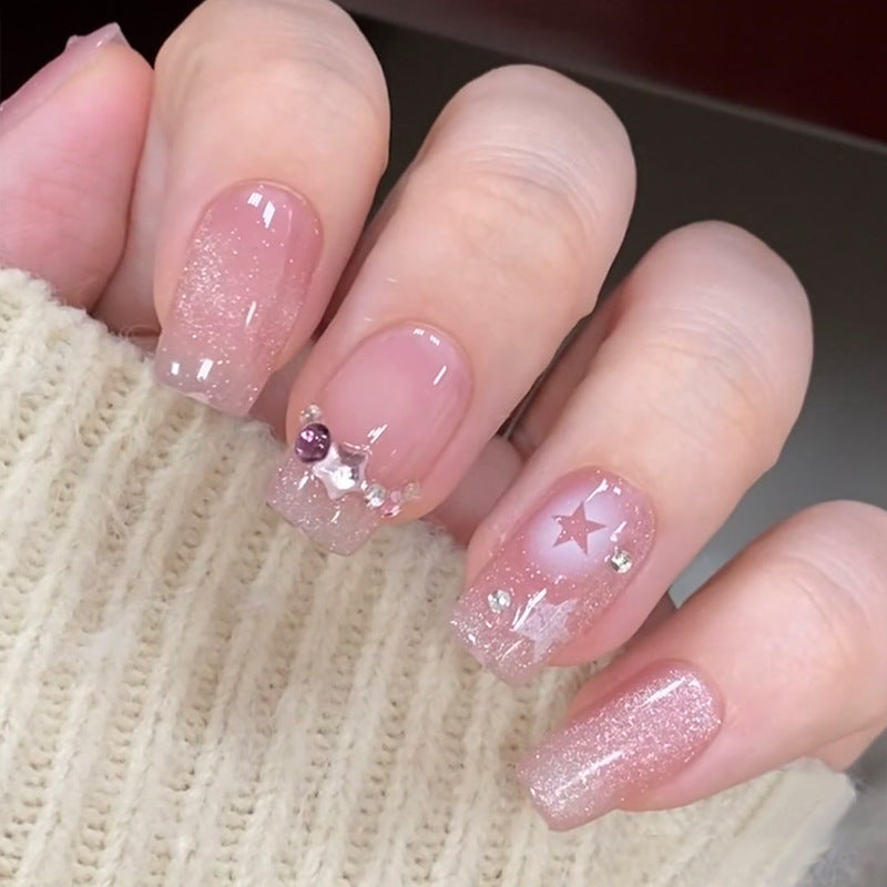 Glamorous designer nails Bowlift