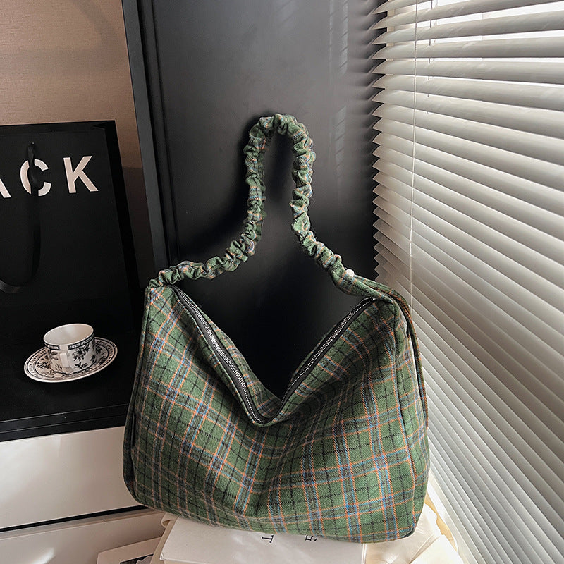 Chic Everyday Hobo Bag Bowlift