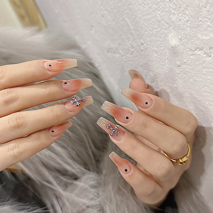 Artificial nail set with glamorous 3D decorations Bowlift