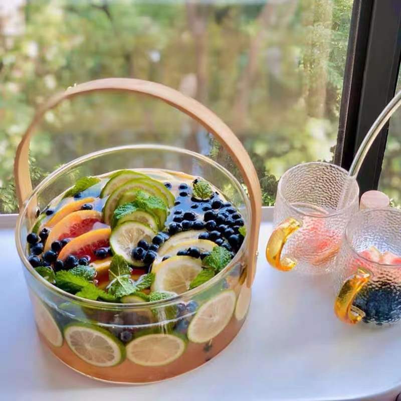 Women decorative storage bowl with ergonomic wooden handle Bowlift