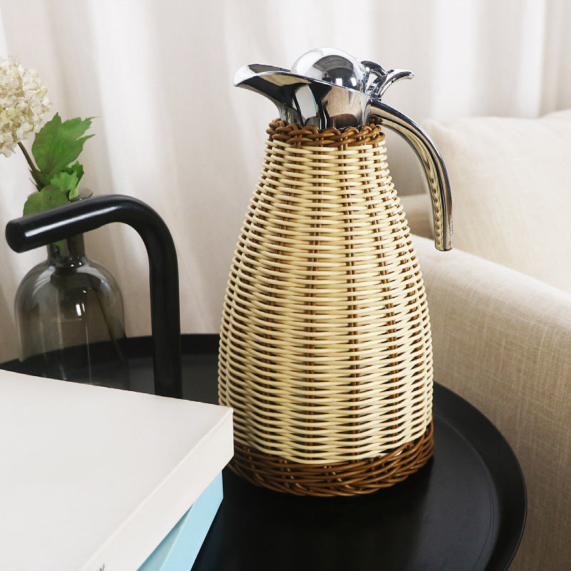 Stylish water carafe with woven design Bowlift