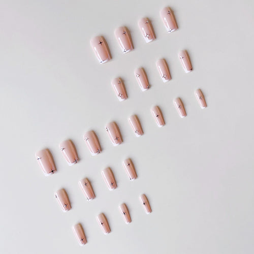Artificial nail tips with elegant French tips Bowlift