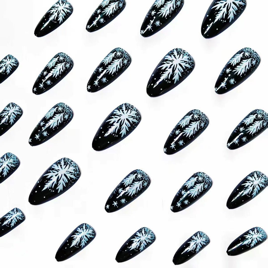Snowy Winter-Themed Nail Art Bowlift