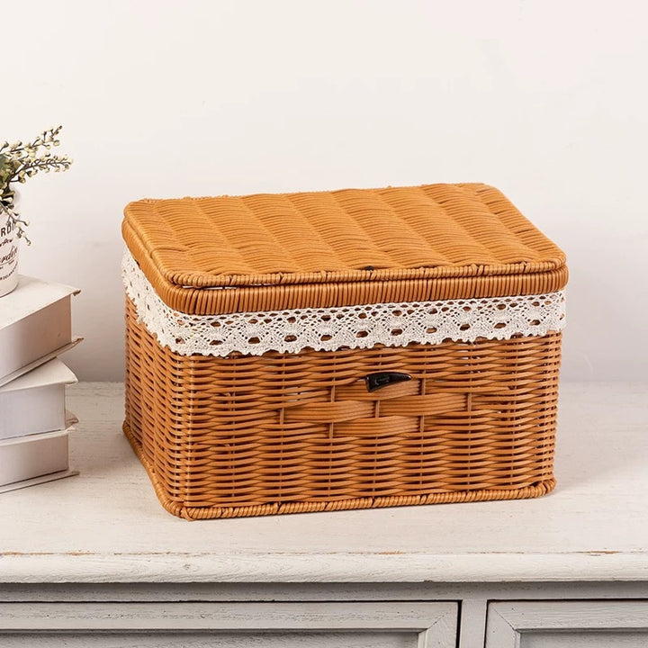 Women's braided basket with lid and lace top Bowlift
