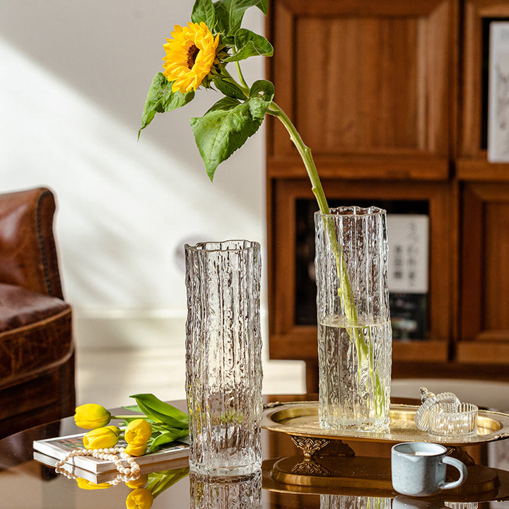 Artful Glass Vase in Modern Design Bowlift