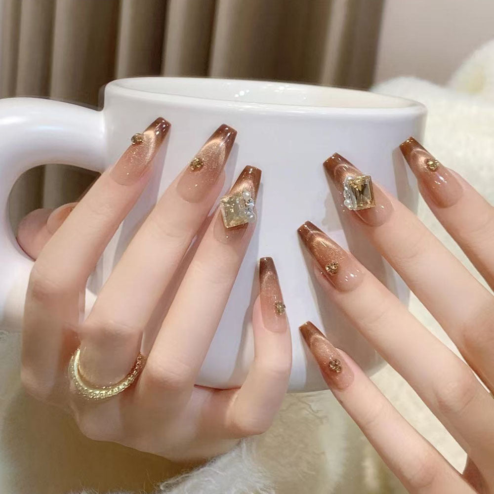 Glamorous Artificial Nails Bowlift