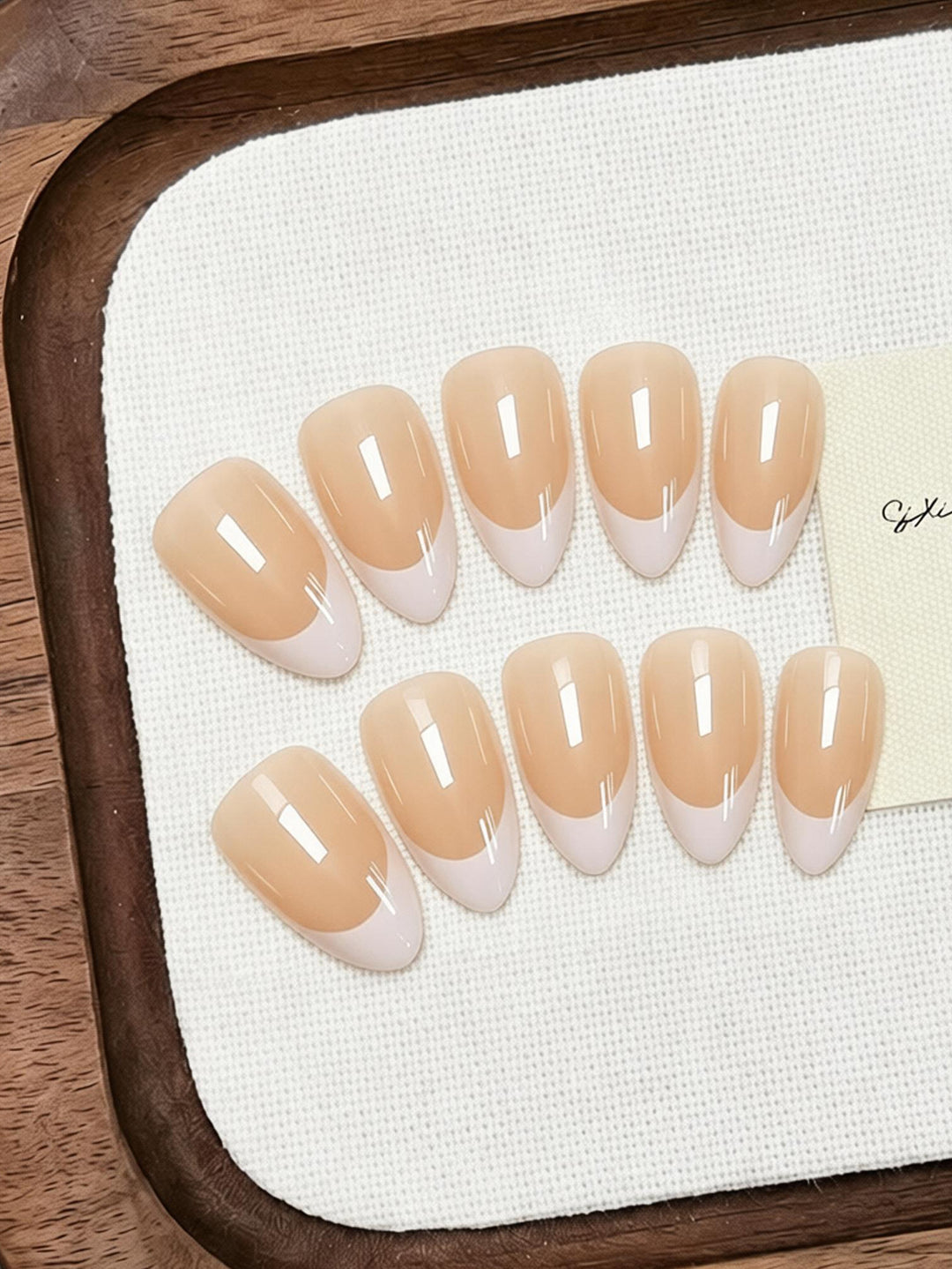 Elegant Artificial Nails with French Design Bowlift
