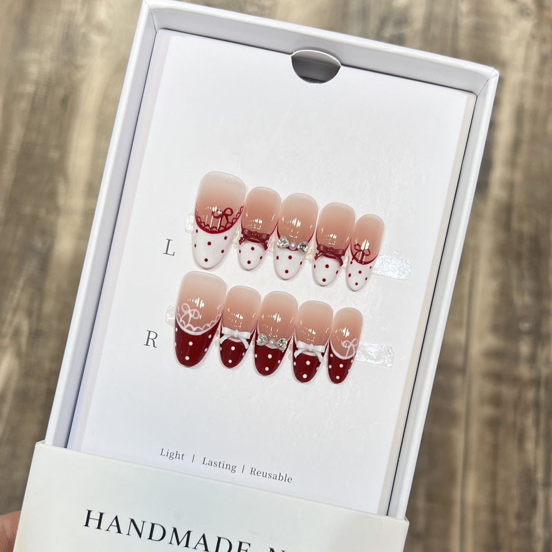 Elegant Reusable Press-On Nails with Artistic Details Bowlift