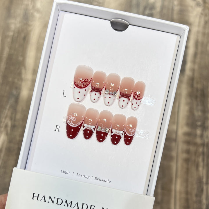 Elegant Reusable Press-On Nails with Artistic Details Bowlift