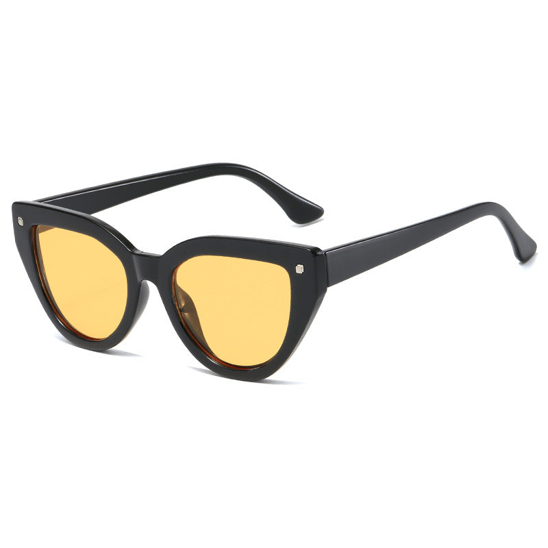 Women's Cat-Eye Sunglasses with Distinctive Animal Print Pattern Bowlift