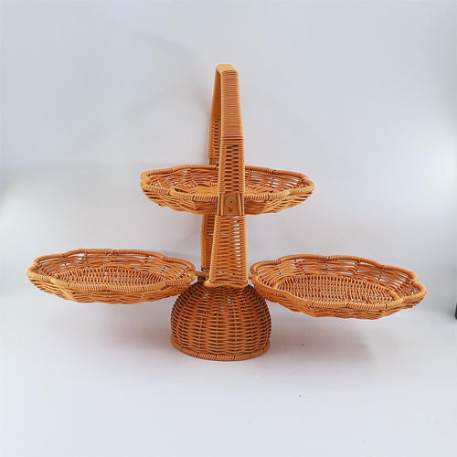 With an elegant three-tier fruit bowl Bowlift