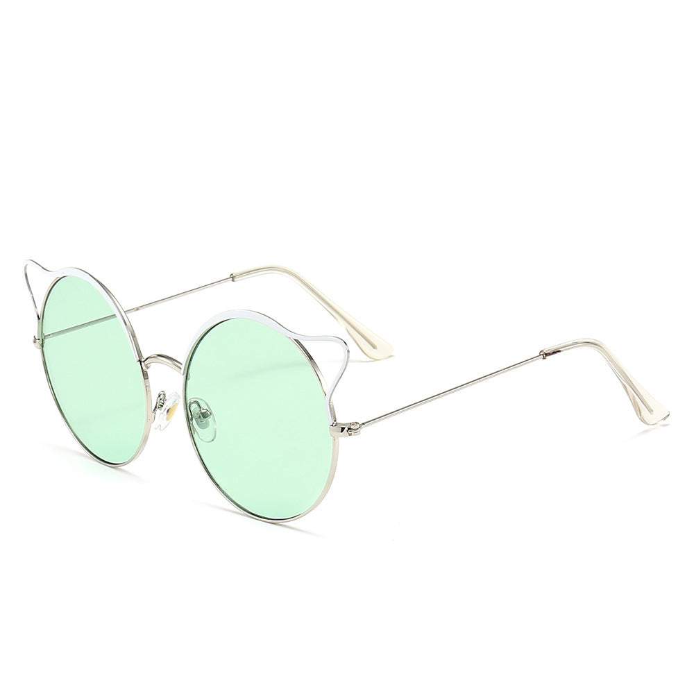 Fashionable Cat-Eye Sunglasses with Mirrored Lenses Bowlift