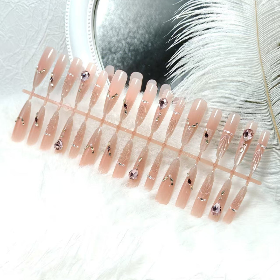Artificial nails with luxurious decoration Bowlift