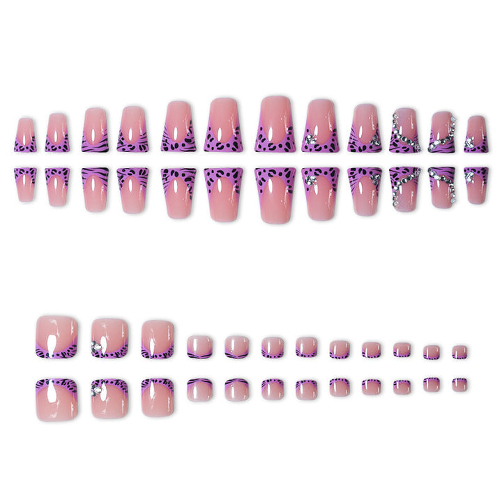 Glamorous Press-On Nail Set with Decorative Accents Bowlift