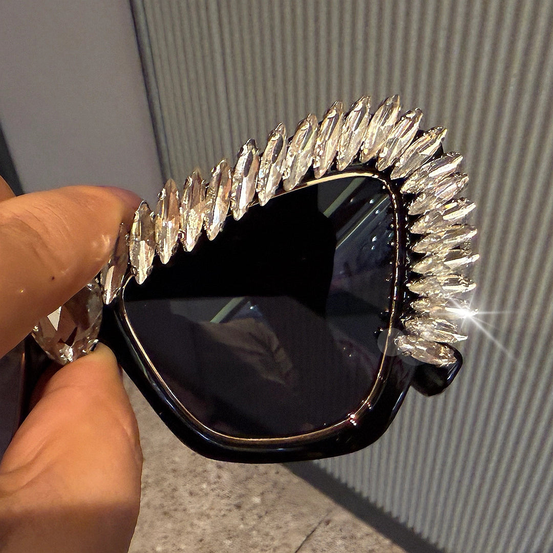 Women extravagant Cat-Eye sunglasses with sparkling crystal tips Bowlift