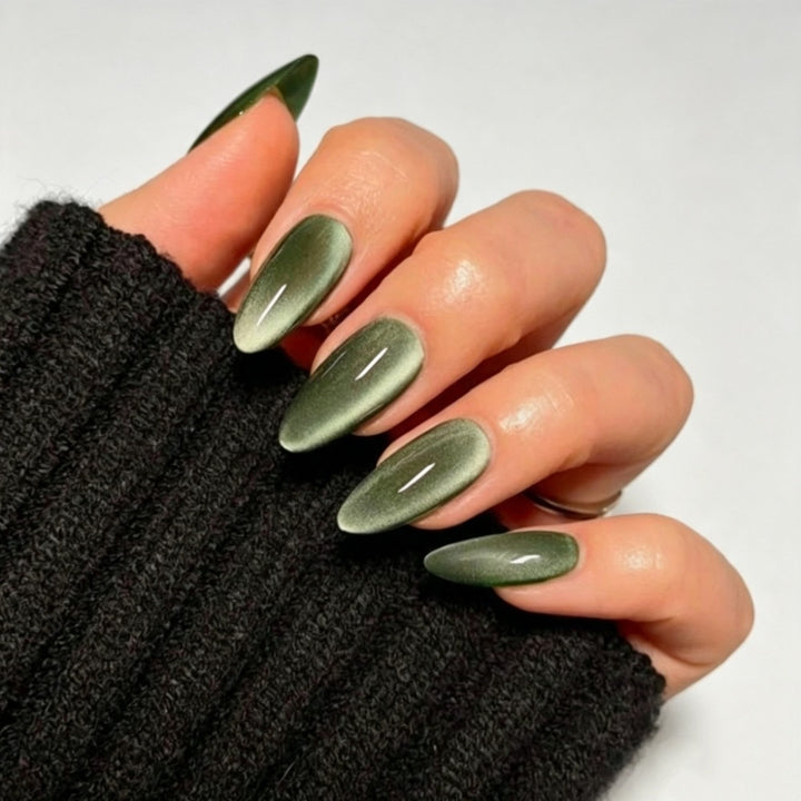 High-quality artificial nails with elegant gradient color Bowlift