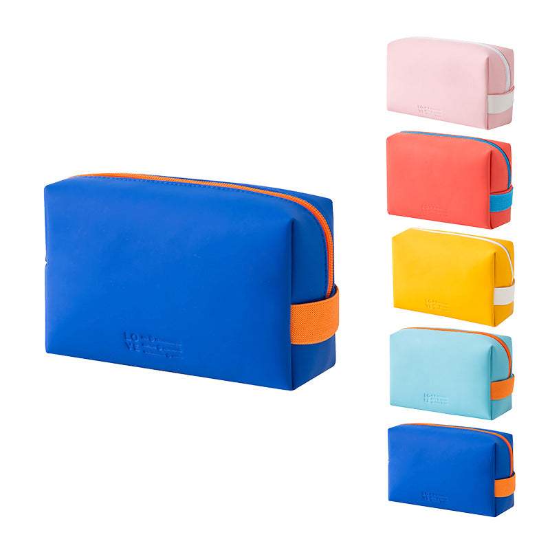 Women’s Cosmetic Pouch with Practical Zipper Bowlift