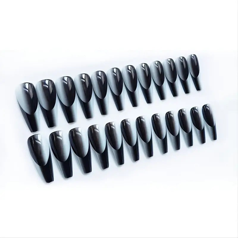 Stylish and creative artificial nails Bowlift