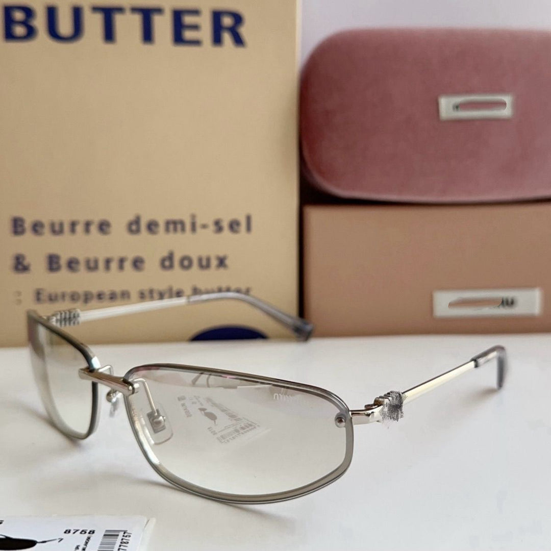 Fashionable Rectangular Sunglasses Bowlift