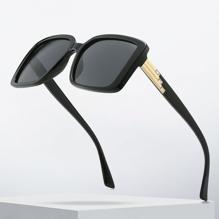 Women's fashionable square sunglasses with trendy details Bowlift