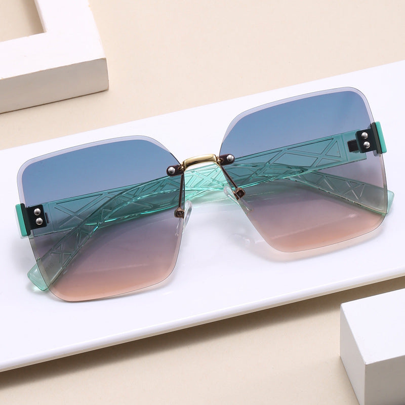 Women oversized square sunglasses with fashionable decor Bowlift