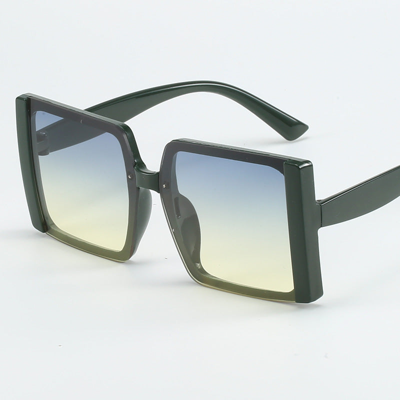 Ladies Oversized Sunglasses with Gradient Bowlift