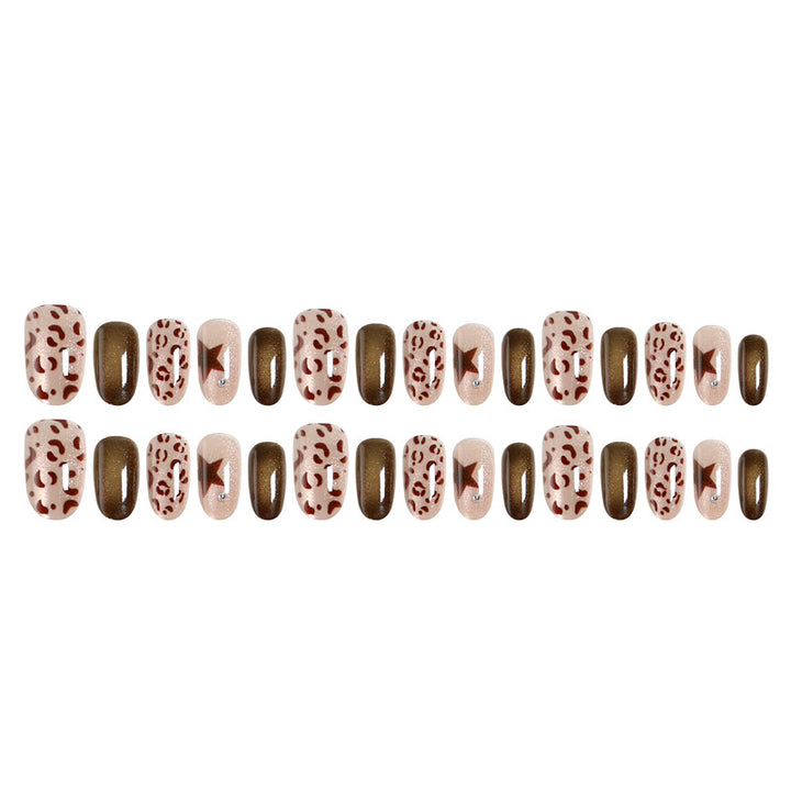 Artificial nails in modern animal print design Bowlift