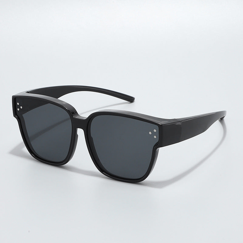Ladies Fashion Sunglasses in clear lines design with high UV protection Bowlift