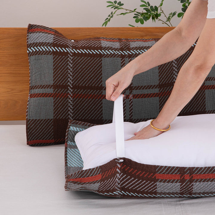 Ladies pillowcase with integrated carrying system Bowlift