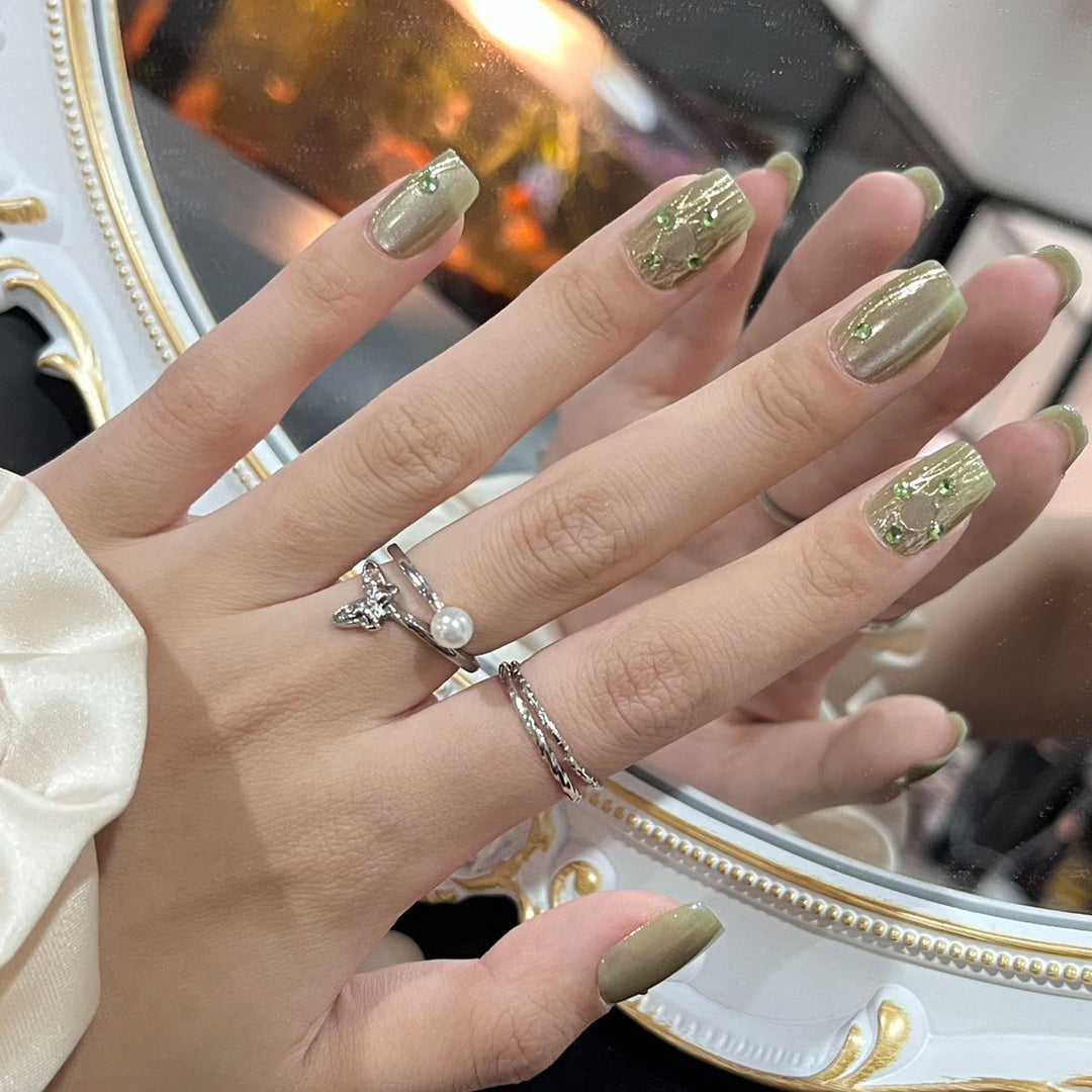 Elegant Long Press-On Nails Set with Artistic Tips Bowlift