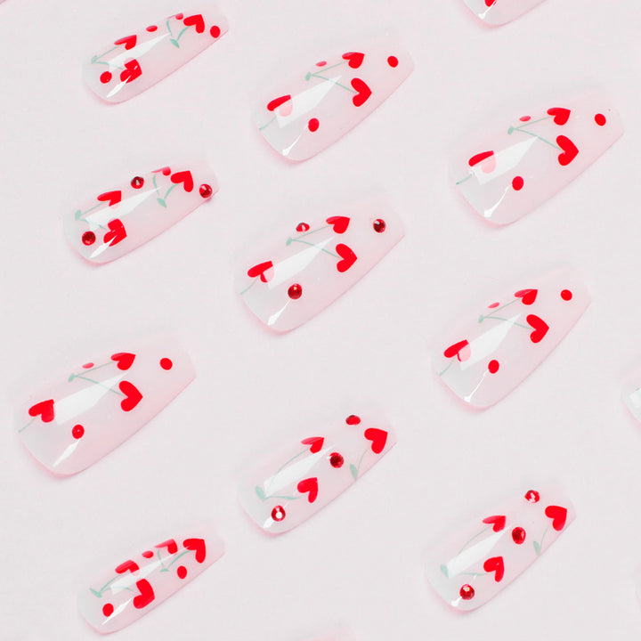 Artificial nail art with romantic heart design Bowlift