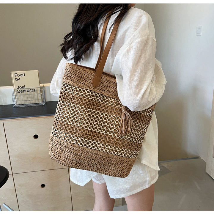 Handbag with Rustic Wave Design Bowlift