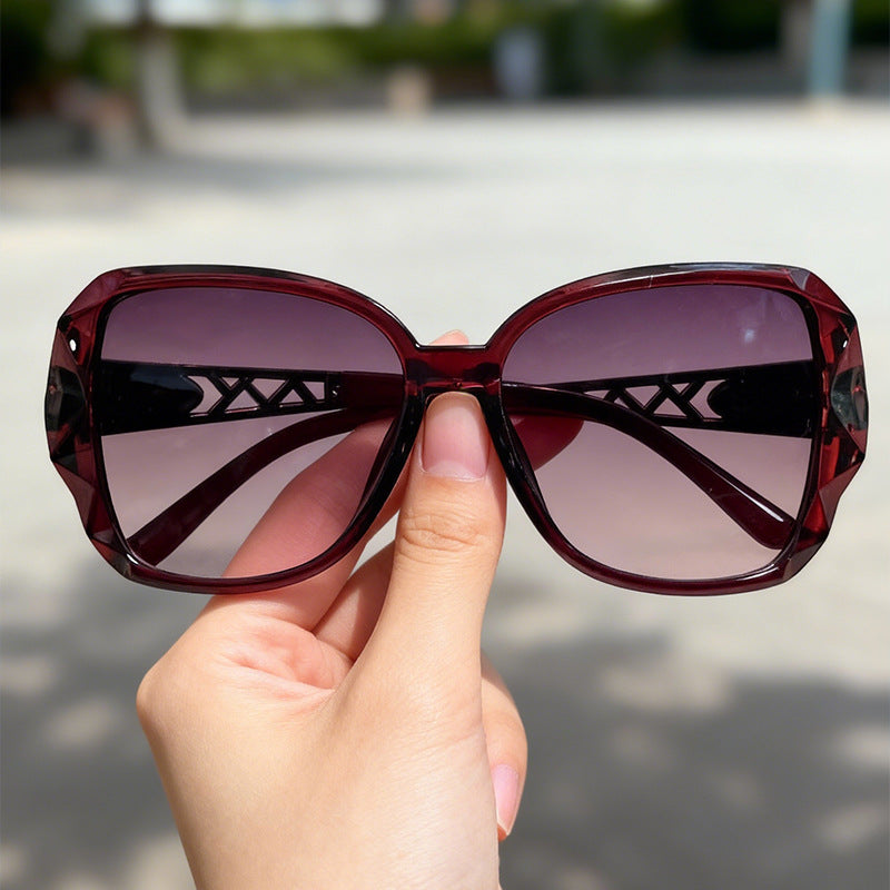Fashionable Oversized Square Sunglasses Bowlift