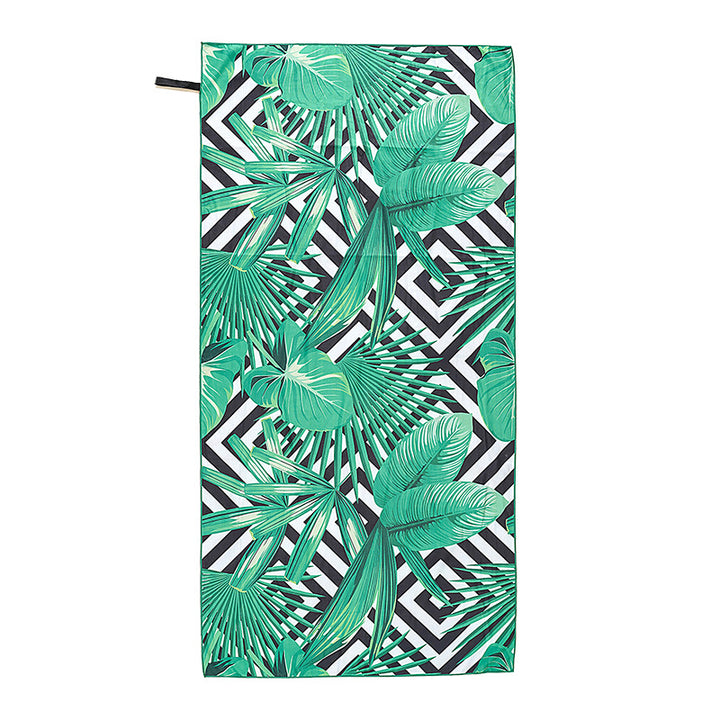 Beach towel with artistic mandala design Bowlift