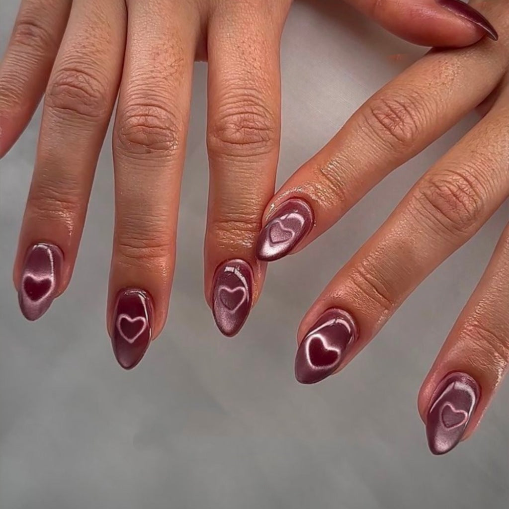Artistic Heart Design Press-On Nails Bowlift