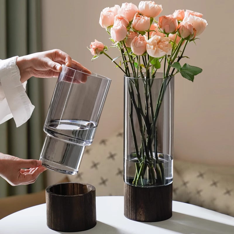 High-quality glass vase with wooden base Bowlift