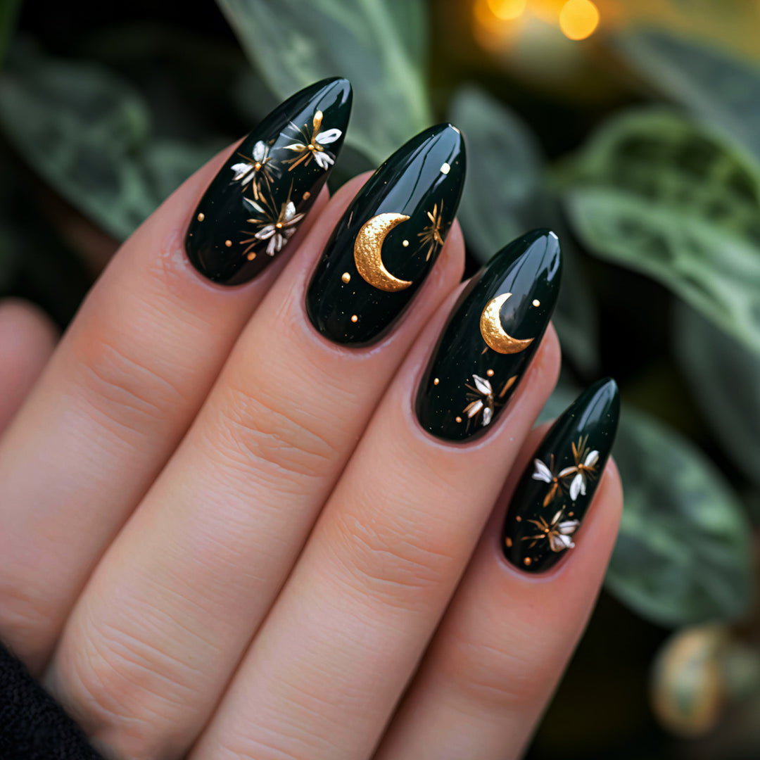 Glamorous artificial nails with moon and flower motifs Bowlift