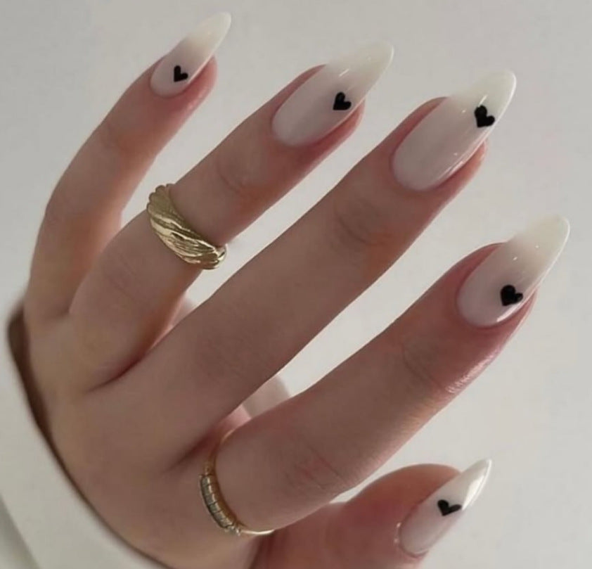 Heart-Accent Artistic Press-On Nails Bowlift