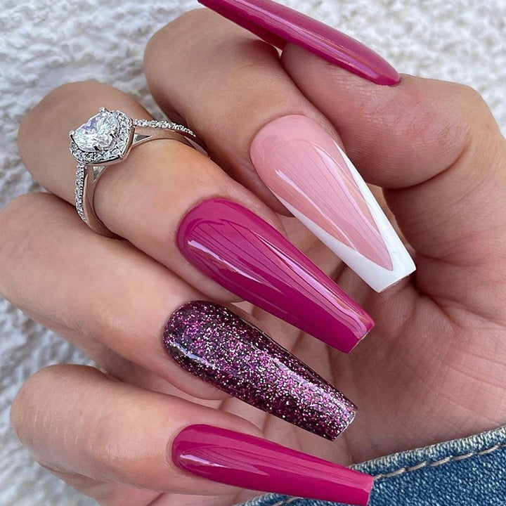 Artful Nail Extensions with Glamorous Glitter Effects Bowlift