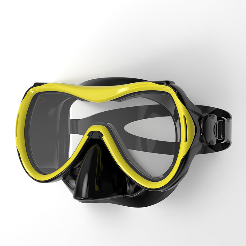 Diving mask with soft silicone edge and wide field of vision Bowlift